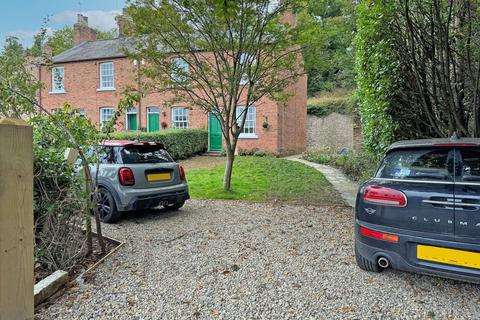 2 bedroom semi-detached house to rent, Ure Bank Terrace, Ripon, HG4