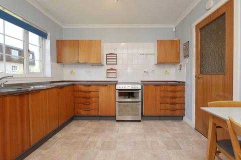 18 Braehead Drive, Edinburgh, EH4 6QL