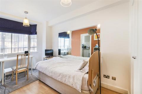 Studio to rent, Chelsea Cloister, Sloane Avenue, London, SW3