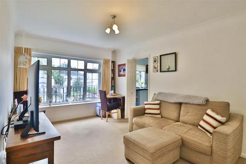 1 bedroom flat for sale, St. Botolphs Road, Worthing BN11