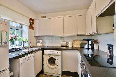 1 bedroom flat for sale, St. Botolphs Road, Worthing BN11