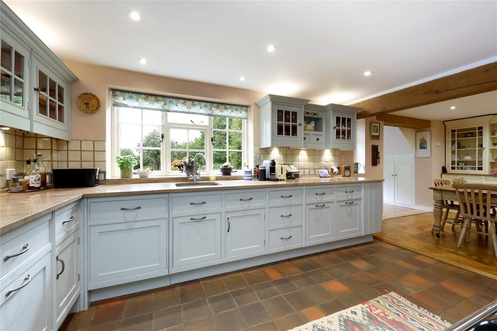 Kitchen/Breakfast Rm