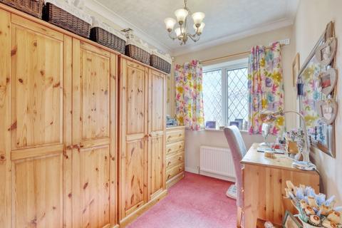 5 Cedar Crescent, Kidderminster, DY11 6AQ