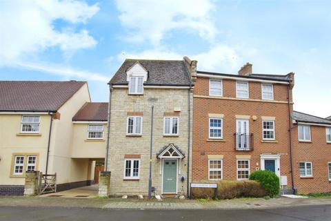 4 bedroom townhouse for sale, Tortworth Road, Swindon SN25