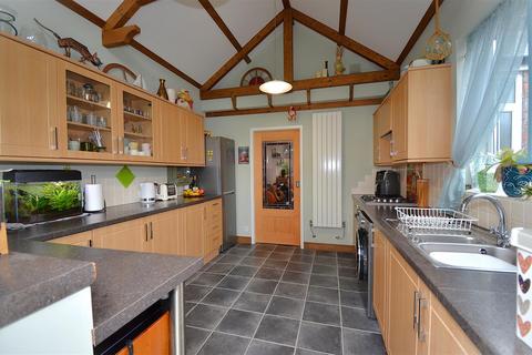 4 bedroom semi-detached bungalow for sale, Central Avenue, Syston, Leicester