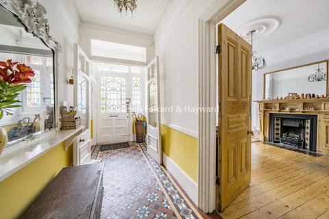 29 Rosebery Road, London, N10 2LE