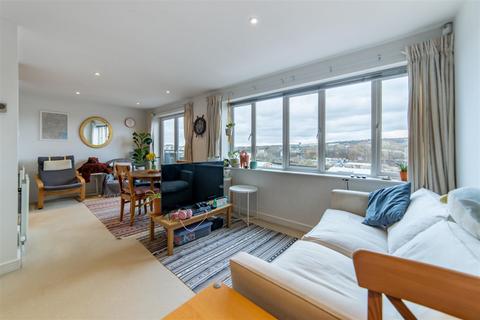 2 bedroom apartment to rent, High Quay, City Road, Quayside, NE1