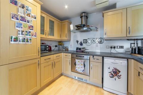 2 bedroom apartment to rent, High Quay, City Road, Quayside, NE1