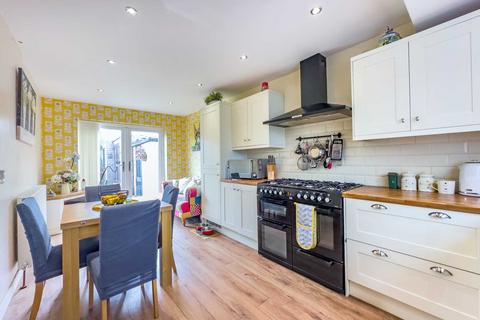 3 bedroom semi-detached house for sale, Windsor Road, Batley