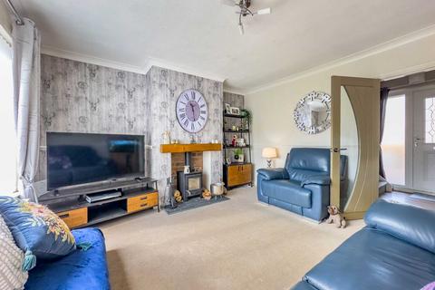 3 bedroom semi-detached house for sale, Windsor Road, Batley