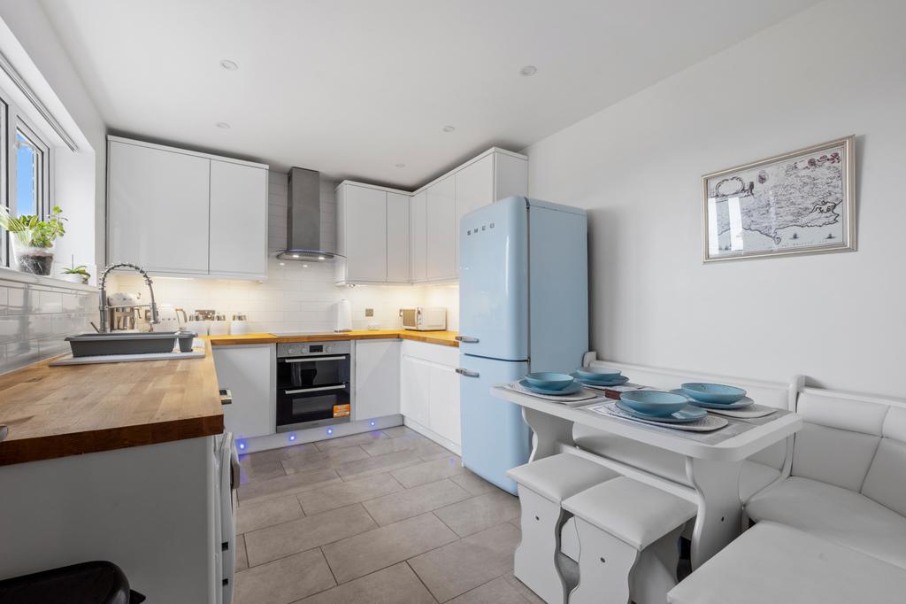 Preston, Weymouth, Dorset 4 bed detached house for sale £530,000