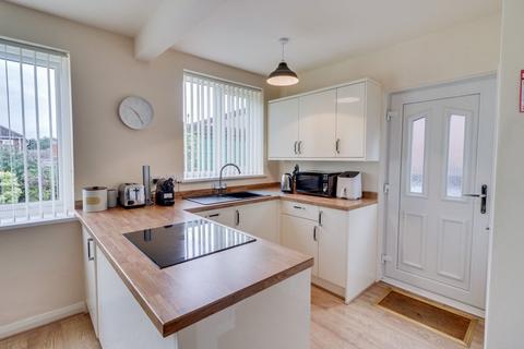 3 bedroom semi-detached house for sale, Hillfoot Avenue, Pudsey, West Yorkshire, LS28