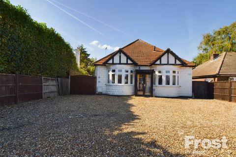 3 bedroom chalet for sale, Coppermill Road, Wraysbury, Berkshire, TW19