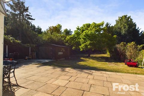 3 bedroom chalet for sale, Coppermill Road, Wraysbury, Berkshire, TW19