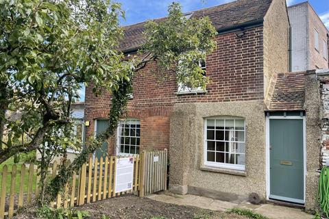 2 bedroom house to rent, High Street, Canterbury CT1