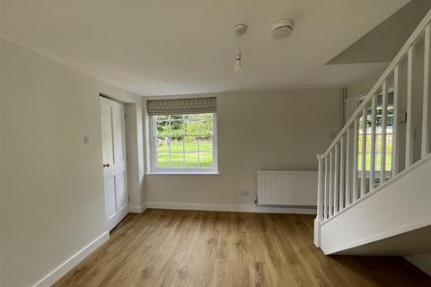 2 bedroom house to rent, High Street, Canterbury CT1