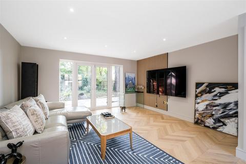 37 Whitehall Lane, Buckhurst Hill, IG9 5JG