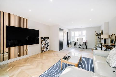 37 Whitehall Lane, Buckhurst Hill, IG9 5JG