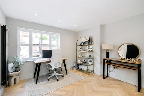 37 Whitehall Lane, Buckhurst Hill, IG9 5JG