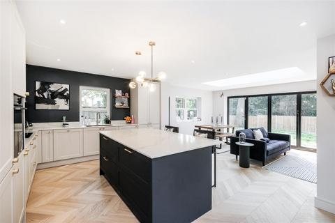 37 Whitehall Lane, Buckhurst Hill, IG9 5JG