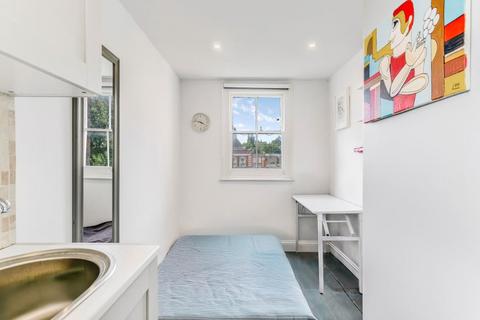 Studio to rent, Arkwright Road, Hampstead, London, NW3