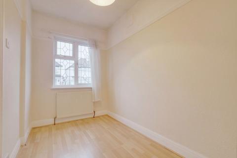 13 Alton Gardens, Southend-on-sea, SS2 6QU
