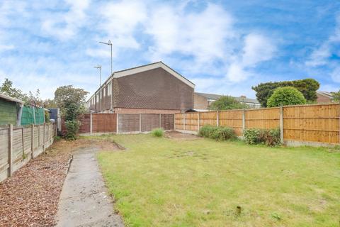 13 Alton Gardens, Southend-on-sea, SS2 6QU