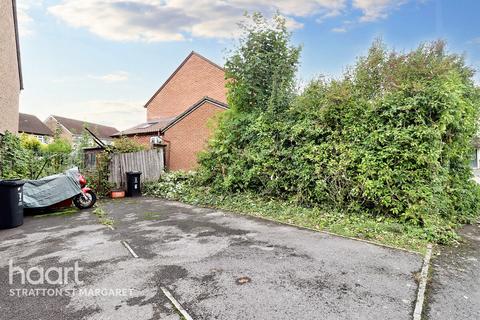 6 Pearce Close, Swindon, SN2 7SW