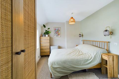 42 Fleece Road, Long Ditton, Surbiton, KT6 5JN