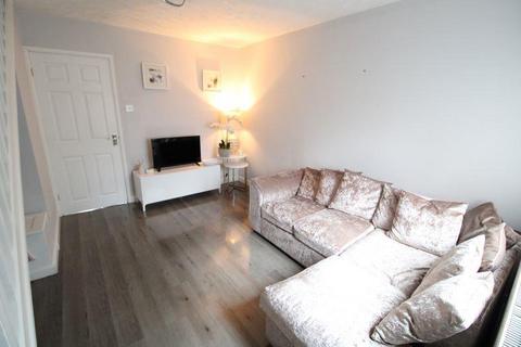 2 bedroom terraced house to rent, New Town, Brierley Hill