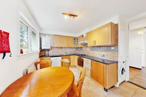 3 bedroom apartment to rent, Hornsey Road, Holloway, N7