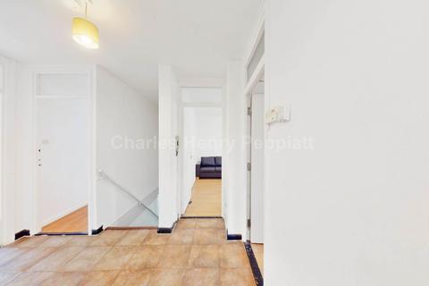 3 bedroom apartment to rent, Hornsey Road, Holloway, N7