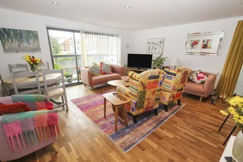 2 bedroom apartment for sale, Graystone Road, Whitstable, Kent, CT NB, Whitstable