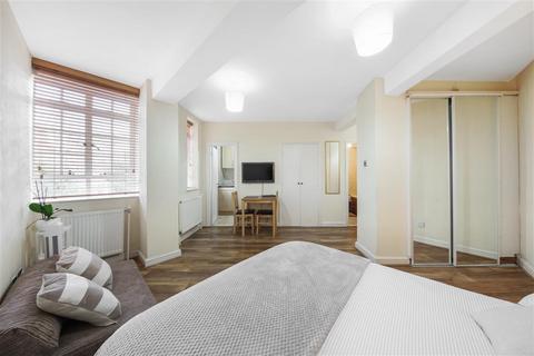 Studio for sale, Sloane Avenue, SW3