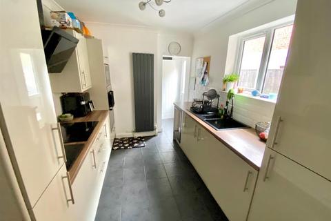 3 bedroom end of terrace house for sale, Lovewell Road, Gorleston,