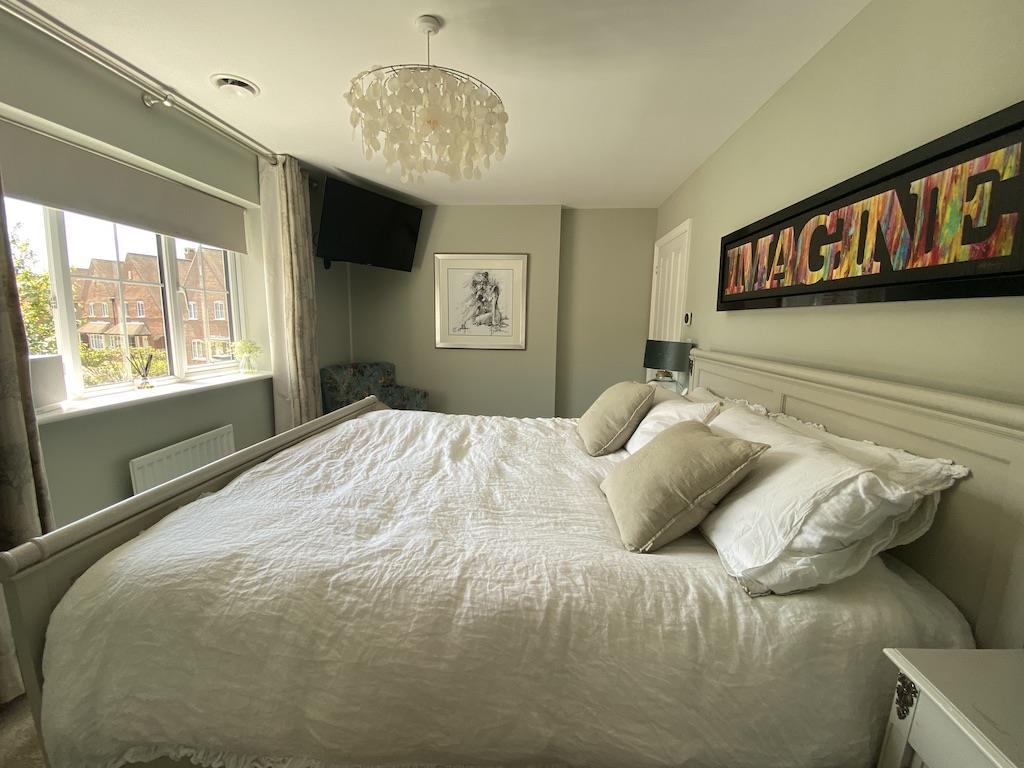20 - Bedroom 1.jpg