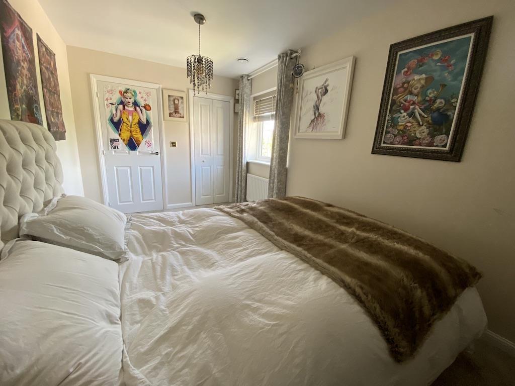22 - Bedroom 2.jpg