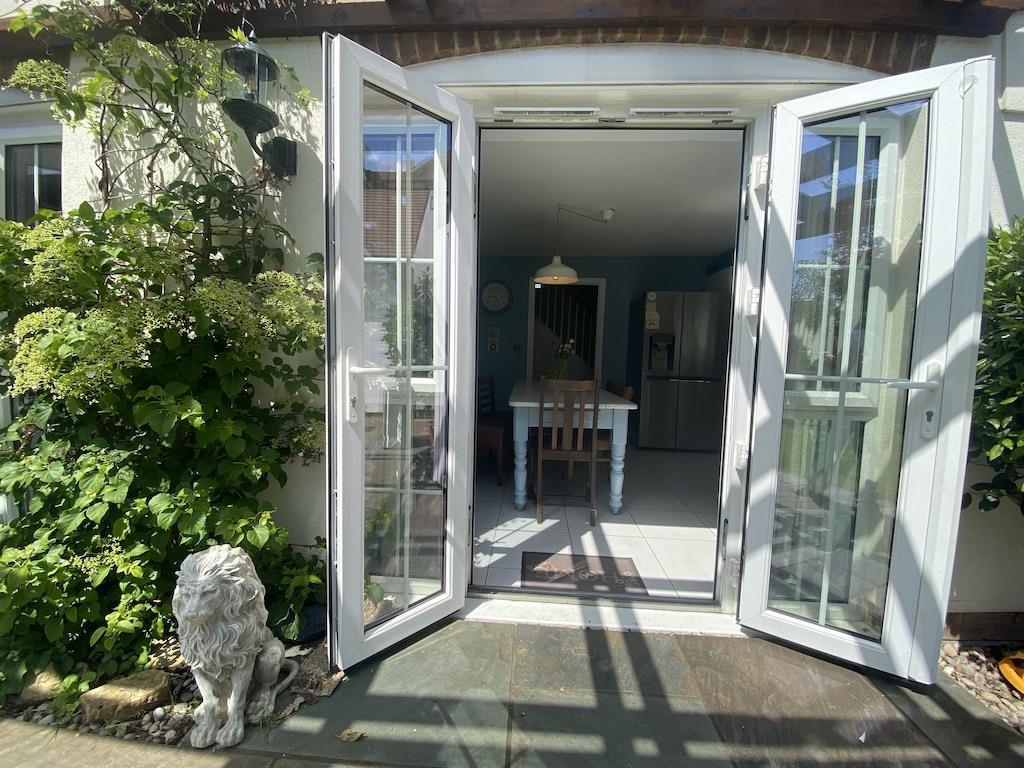 25 - Doors to Garden.jpg