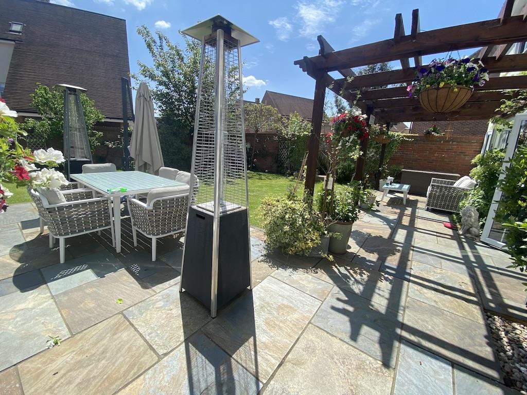 32 - Patio.jpg