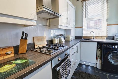 2 bedroom end of terrace house for sale, Nora Road, Bramley, Leeds, West Yorkshire, LS13