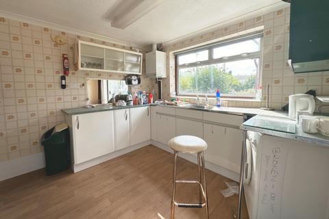 4 Reading Close, Walmer, Deal, CT14 7RD