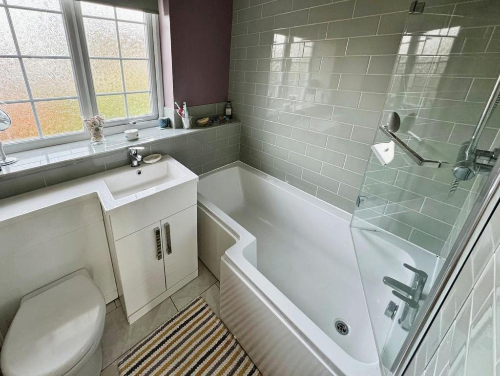 Af083772-Bathroom.jpg