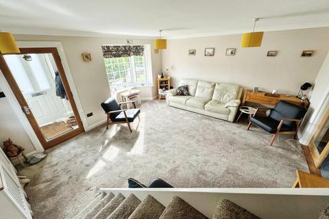 6 Hathaway Drive, Warwick, CV34 5RD