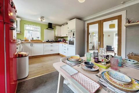 6 Hathaway Drive, Warwick, CV34 5RD