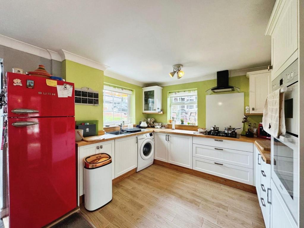 4f333a44-Kitchen.jpg