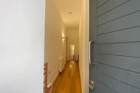 2 bedroom flat to rent, Sidney St, London, E1