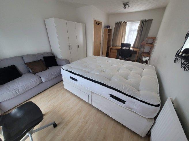 Dennis-avenue-ng9-2rd-960979