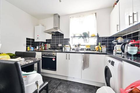 1 bedroom flat for sale, Fulham Court, Parsons Green, London, SW6