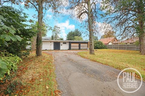 3 bedroom detached bungalow for sale, Elm Tree Road West, Oulton Broad, NR33