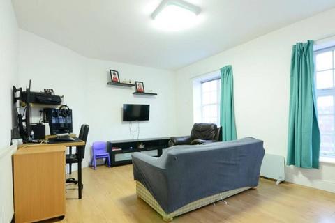 2 bedroom flat for sale, Oakdale Avenue, Northwood Hills, Northwood, HA6